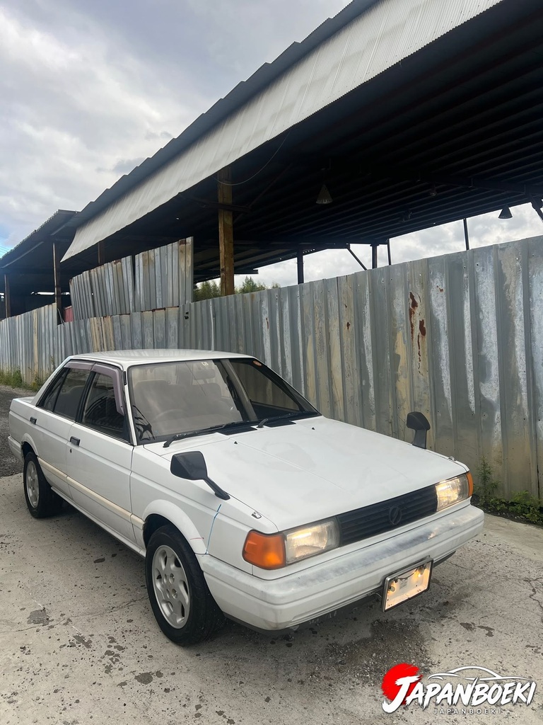 1998 Nissan Sunny Super Saloon E